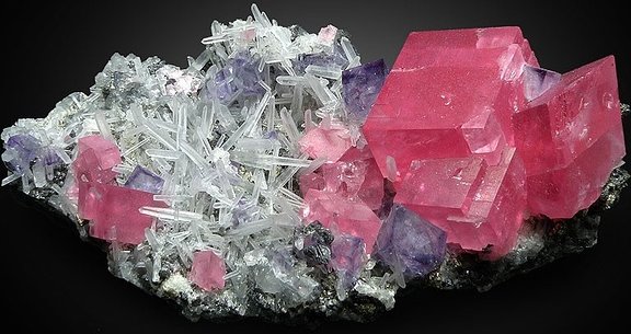 萤石、水晶、菱锰矿 多矿组合.png
